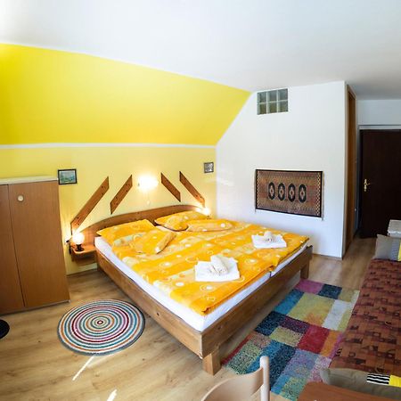Apartments And Rooms Razen Bohinj Eksteriør billede