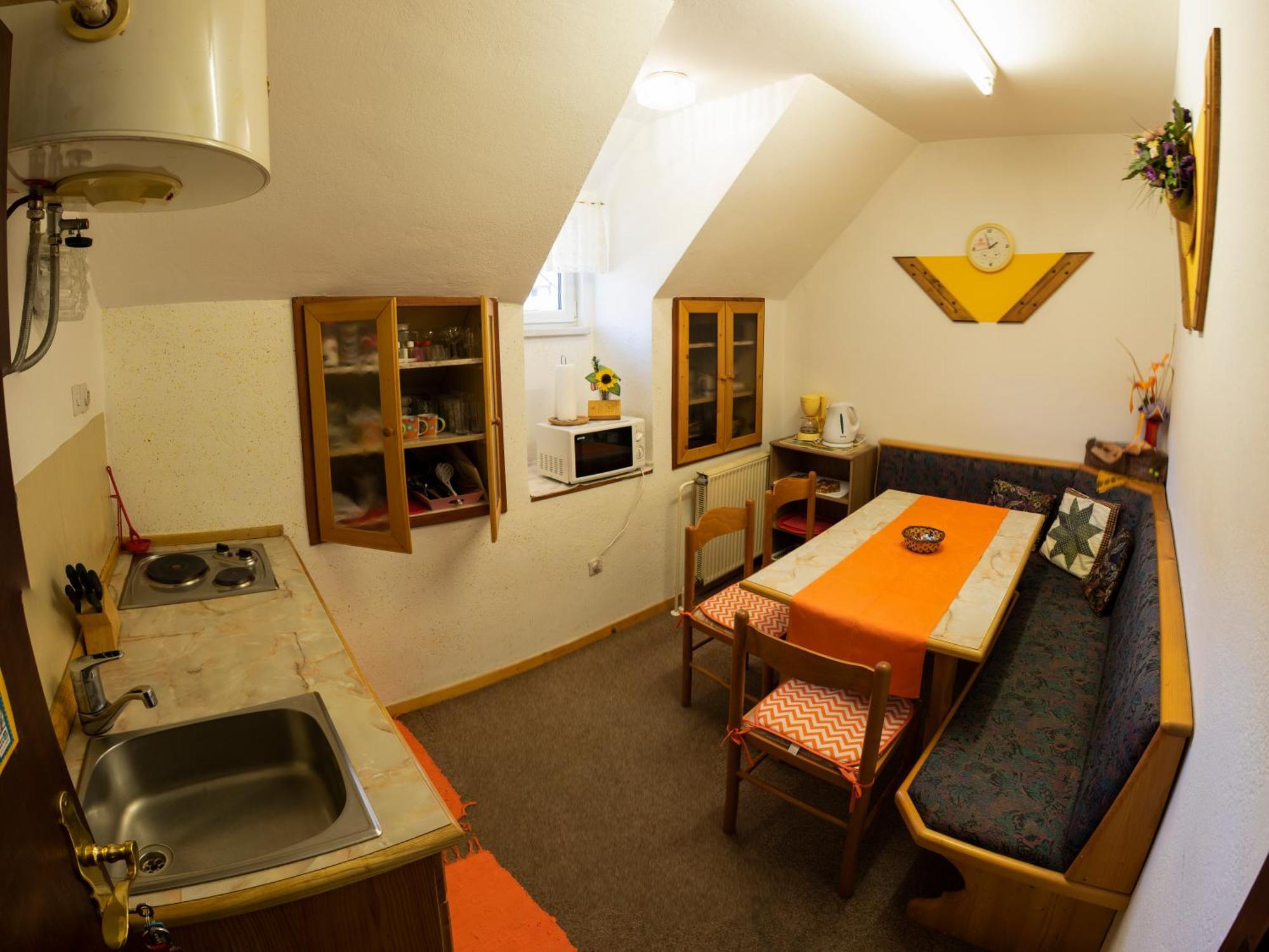 Apartments And Rooms Razen Bohinj Eksteriør billede